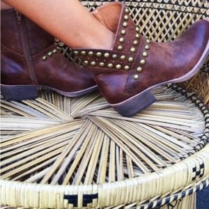 Ankle Coegirl booties,